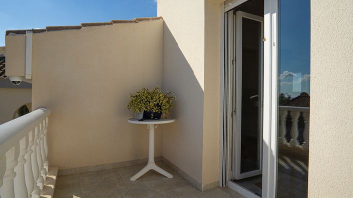 Image No.20-3 Bed Villa for sale