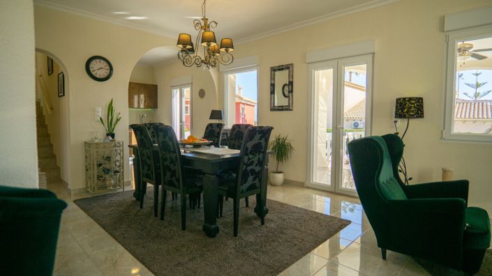 Image No.7-3 Bed Villa for sale