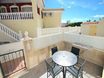48403_spacious_3_bedroom_townhouse_with_great_outdoor_space_270324113454_img_8333