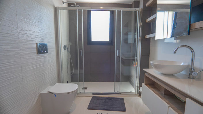 Image No.14-4 Bed Property for sale