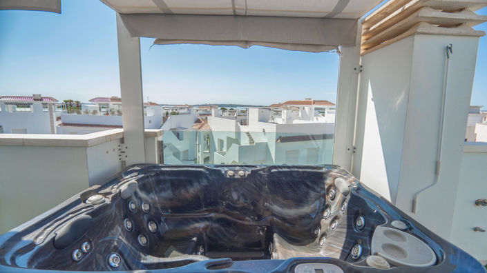 Image No.29-4 Bed Property for sale