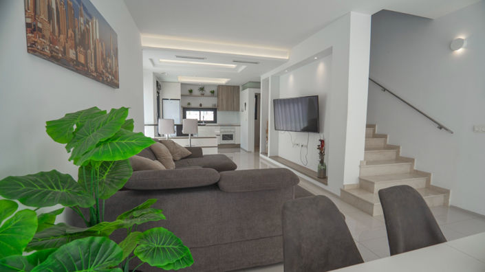 Image No.3-4 Bed Property for sale