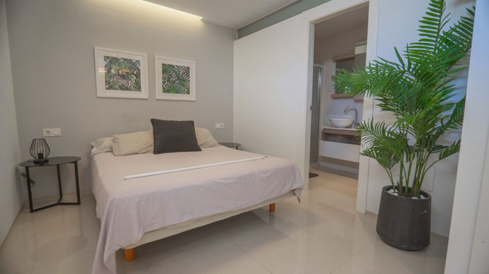 Image No.34-4 Bed Property for sale