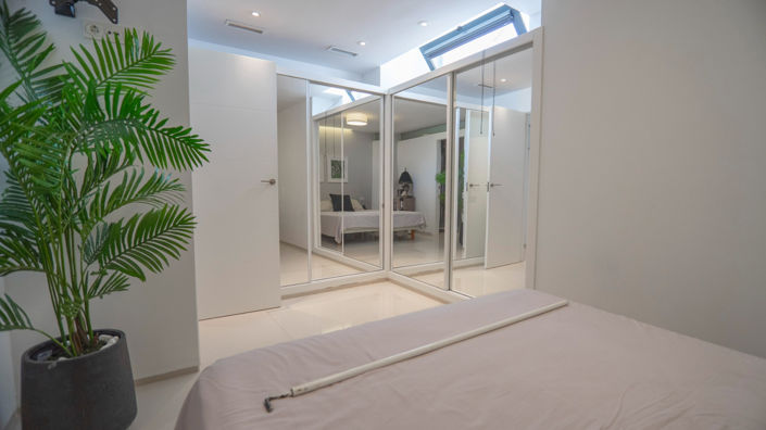 Image No.35-4 Bed Property for sale