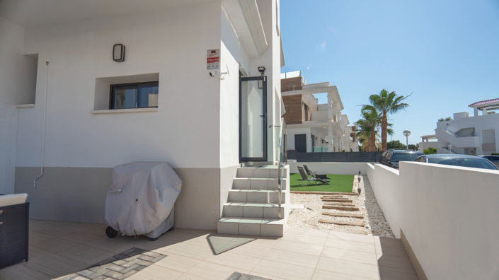 Image No.42-4 Bed Property for sale