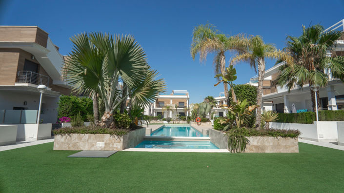 Image No.47-4 Bed Property for sale