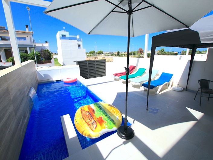 Image No.2-4 Bed Villa for sale