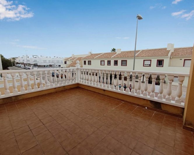 Image No.17-2 Bed Property for sale