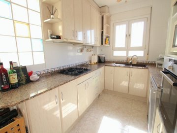 48526_spacious_detached_villa_walking_distance_to_the_beach_030924061731_img_2402