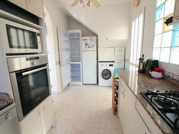 48526_spacious_detached_villa_walking_distance_to_the_beach_030924061731_img_2405