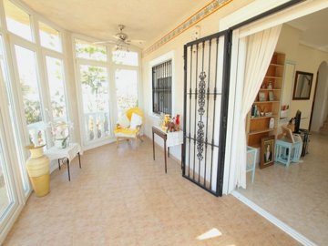 48526_spacious_detached_villa_walking_distance_to_the_beach_030924061736_img_2364
