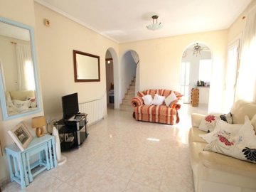 48526_spacious_detached_villa_walking_distance_to_the_beach_030924061736_img_2375