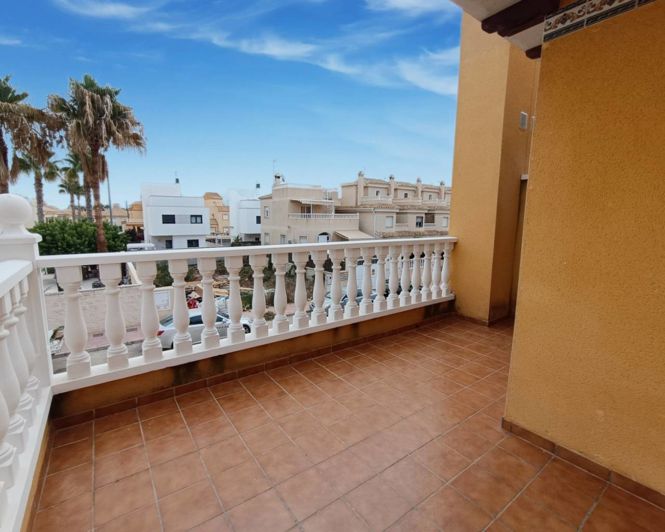 Image No.26-3 Bed Property for sale