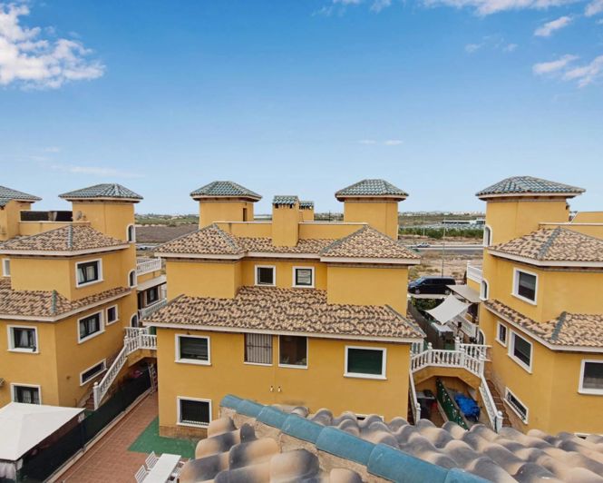 Image No.28-3 Bed Property for sale