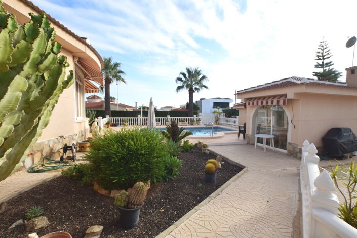 Image No.28-5 Bed Villa for sale