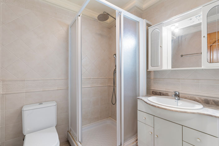 Image No.24-3 Bed Apartment for sale