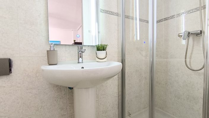 Image No.12-3 Bed Townhouse for sale