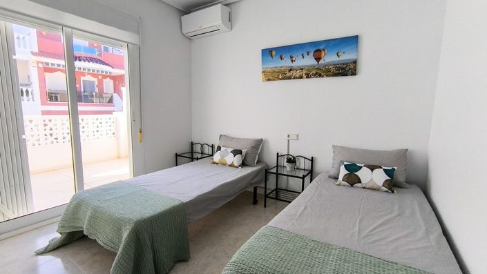 Image No.21-3 Bed Townhouse for sale