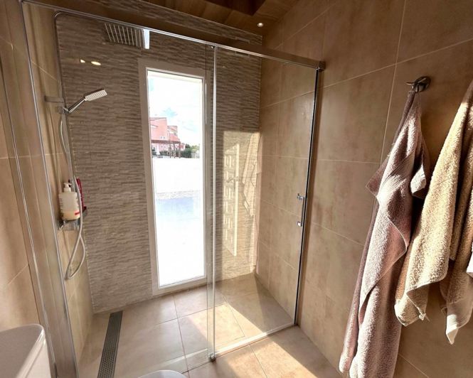 Image No.13-3 Bed Villa for sale