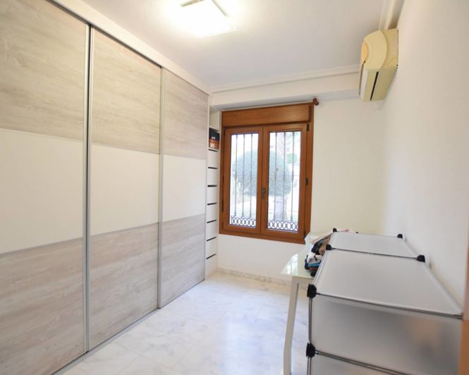 Image No.15-3 Bed Townhouse for sale