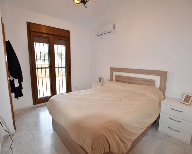 Image No.20-3 Bed Townhouse for sale