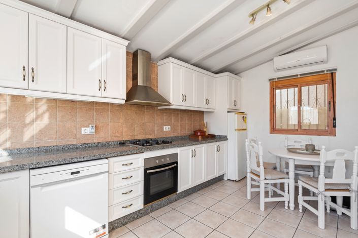 Image No.14-5 Bed Villa for sale