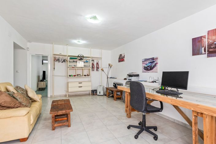 Image No.28-5 Bed Villa for sale