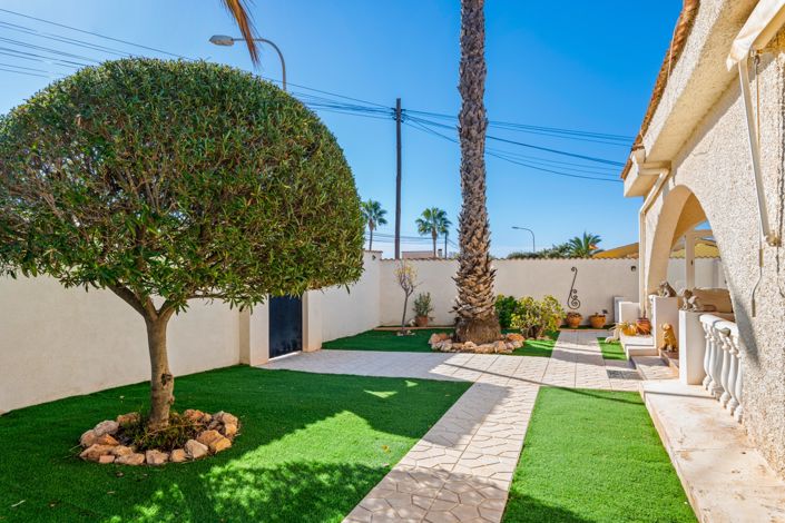 Image No.43-5 Bed Villa for sale