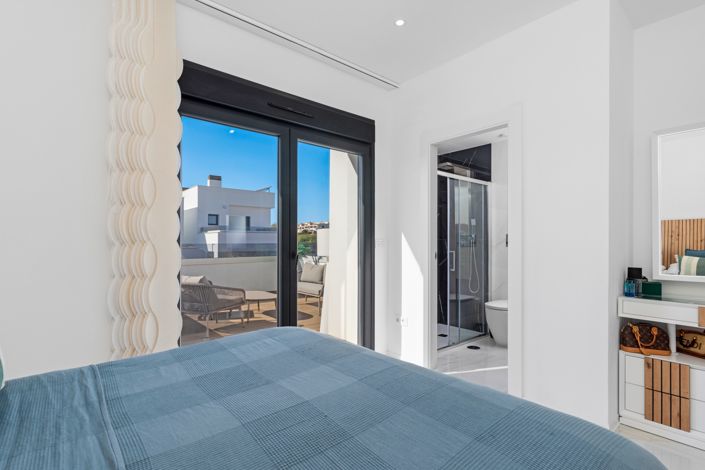 Image No.19-3 Bed Villa for sale