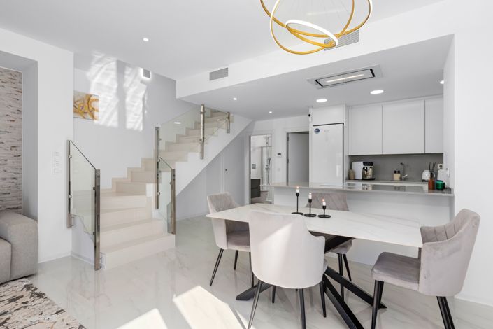 Image No.6-3 Bed Villa for sale