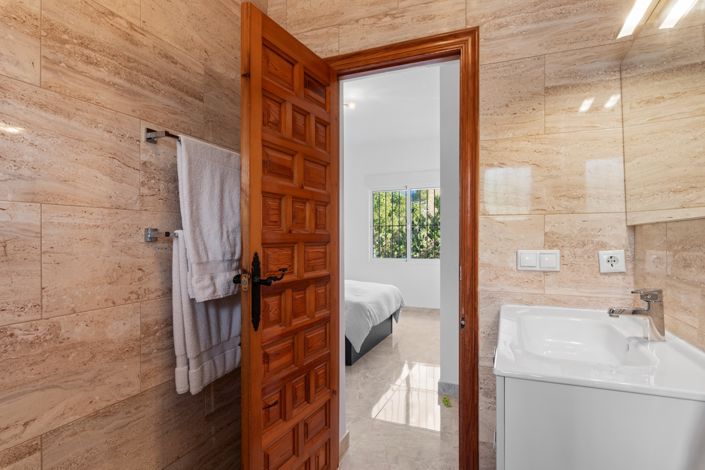 Image No.14-3 Bed Villa for sale