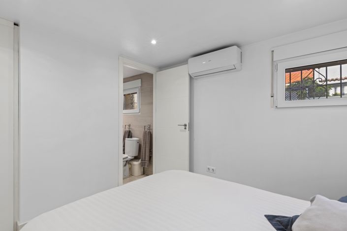 Image No.27-3 Bed Villa for sale