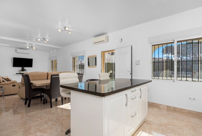 Image No.7-3 Bed Villa for sale