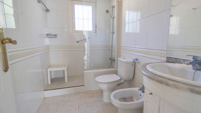 Image No.18-3 Bed Villa for sale