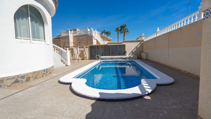 Image No.2-3 Bed Villa for sale