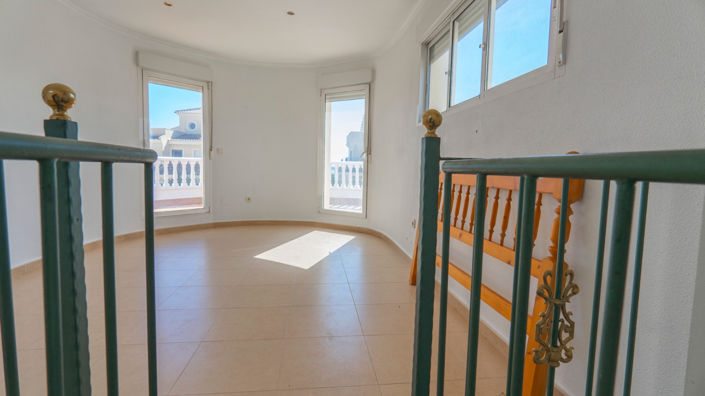 Image No.21-3 Bed Villa for sale