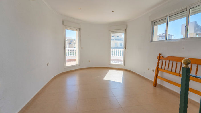 Image No.22-3 Bed Villa for sale