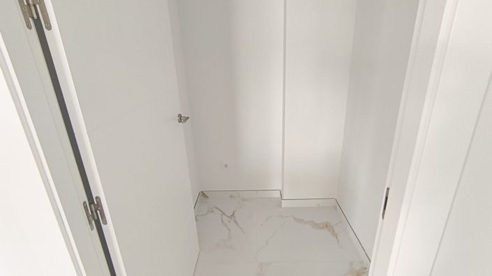 Image No.20-2 Bed Property for sale