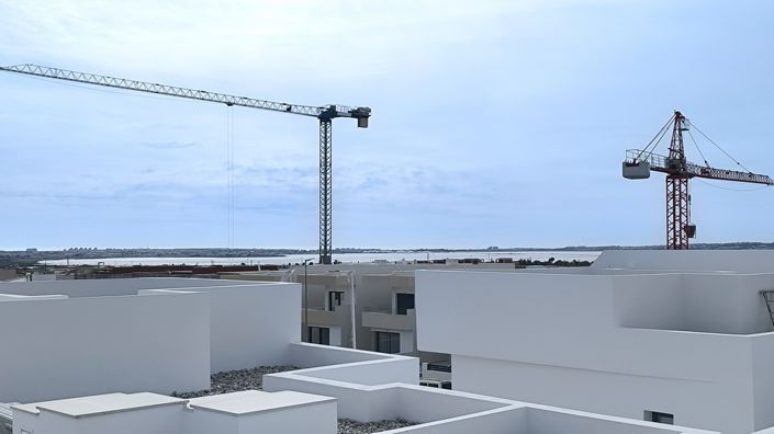 Image No.23-2 Bed Property for sale