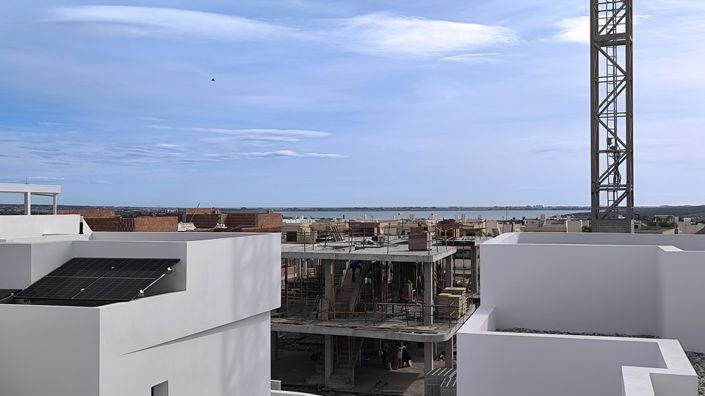 Image No.24-2 Bed Property for sale