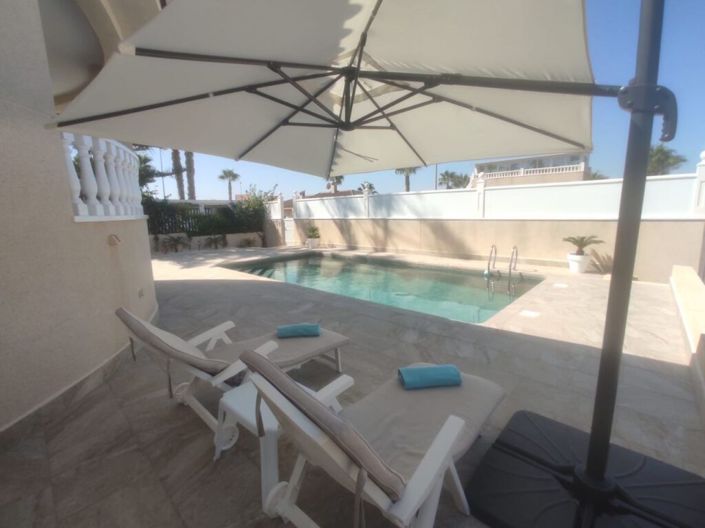 Image No.15-3 Bed Villa for sale