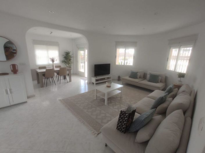 Image No.6-3 Bed Villa for sale