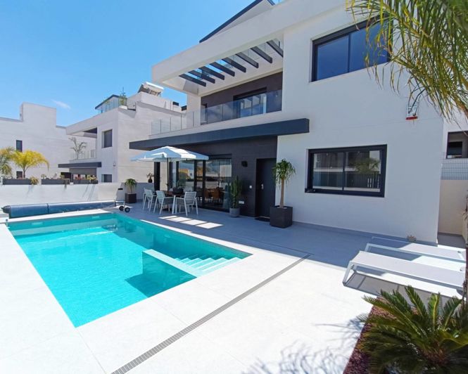 Image No.1-3 Bed Villa for sale