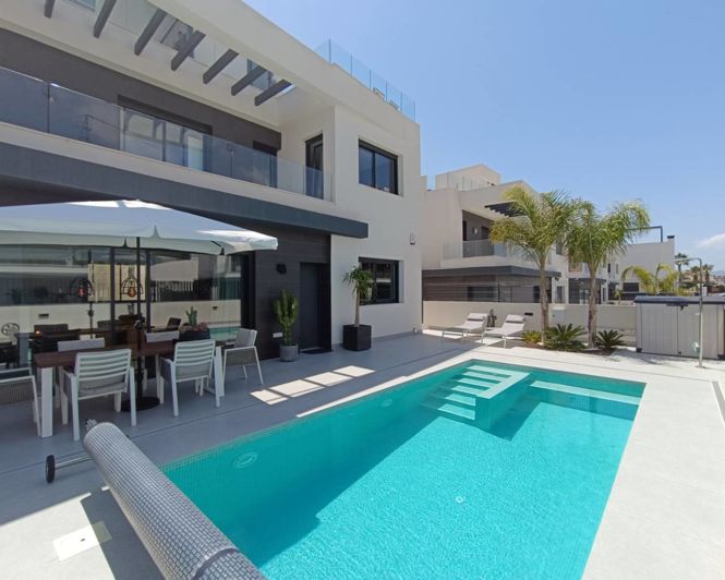 Image No.2-3 Bed Villa for sale