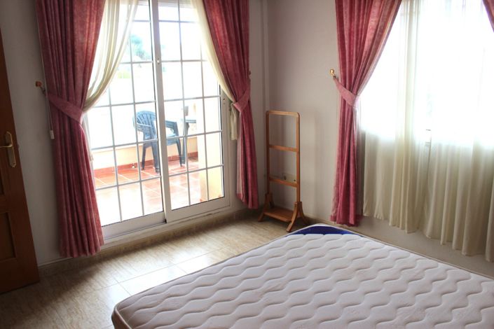 Image No.18-3 Bed Property for sale