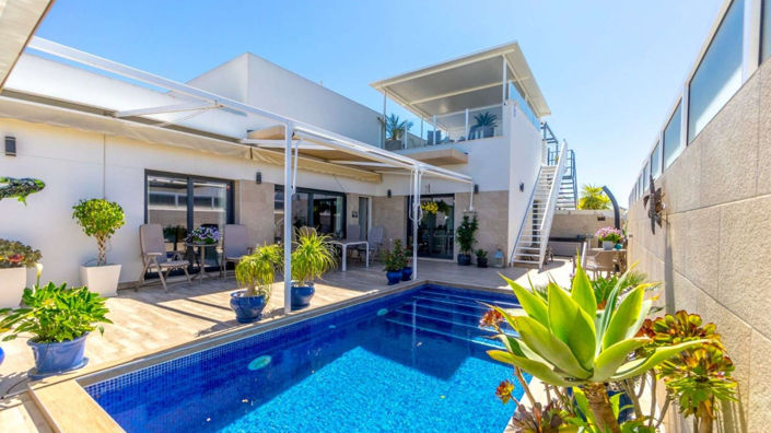 Image No.1-2 Bed Villa for sale