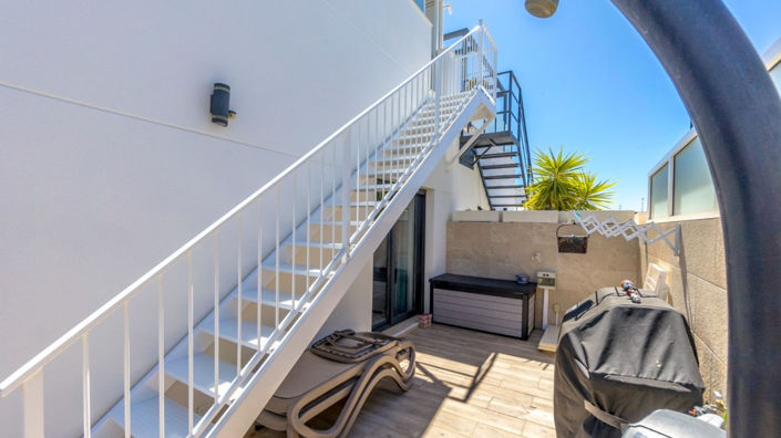 Image No.25-2 Bed Villa for sale