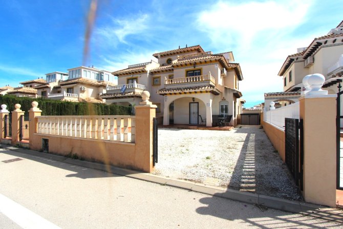 Image No.1-Quad de 3 chambres à vendre à Cabo Roig