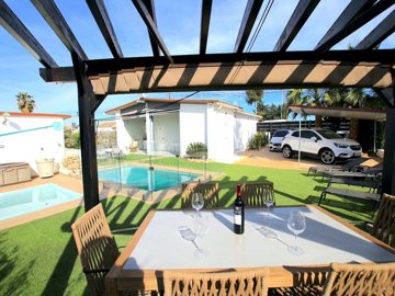 48851_stylish_and_contemporary_3_bedroom_farmhouse_with_private_pool_270225075859_img_9003
