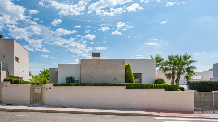 Image No.2-3 Bed Villa for sale